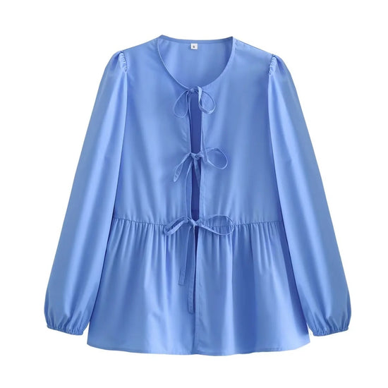 Top bleu à manches longues avec nœuds devant style top blanc clean girl tendance
