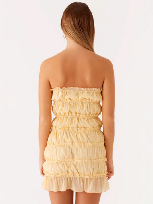 Robe courte soirée vanillagirl jaune pâle sans bretelles avec volants, vue de dos